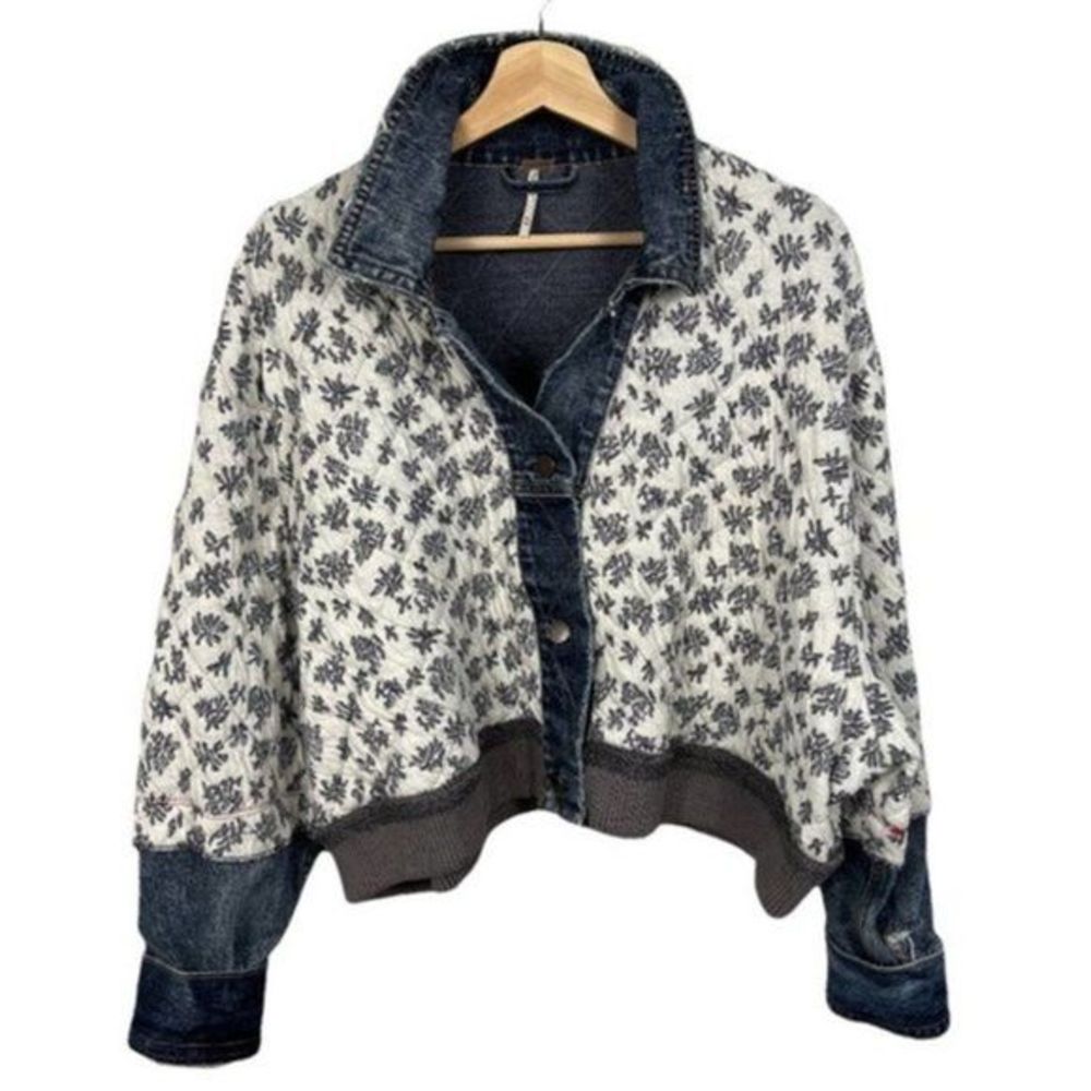 Free People Cropped Denim & Floral Print Jacket in Blue and White - Picture 7 of 16